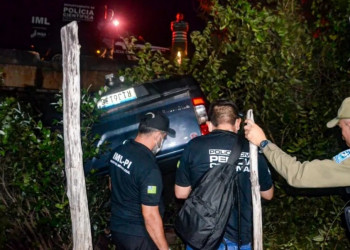 Três pessoas morrem e outras ficam gravemente feridas após carro capotar e cair de ponte no Piauí