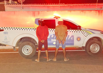 Dupla é presa por conduzir motos sob efeito de álcool e realizar manobras perigosas em Pio IX, no Piauí