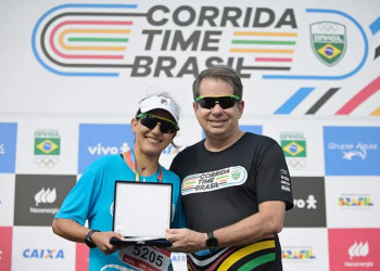 Triatleta Luisa Baptista volta a competir após sofrer 28 fraturas em atropelamento em 2023