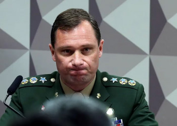 Mauro Cid tem prisão revogada, mas é alvo de busca e apreensão e presta depoimento à PF