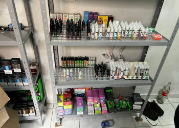 Polícia apreende grande quantidade de vapes em depósito clandestino; abastecia toda Teresina, diz Denarc