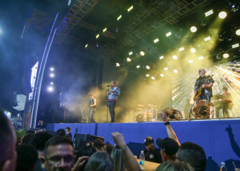 Primeira noite do Festival de Inverno de Pedro II reúne mais de 20 mil pessoas e abre edição histórica do evento