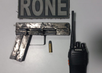 Adolescente de 12 anos é apreendido com rádio comunicador e arma caseira em Teresina; alegou ser do PCC