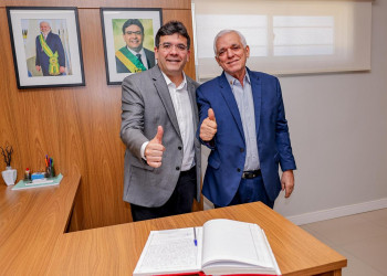 Rafael Fonteles transmite cargo para embarcar em missão internacional por Portugal, Espanha e Suíça