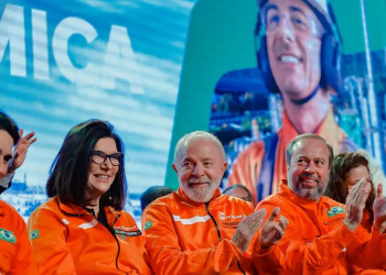 Lula cobra fiscalização de preços de combustíveis
