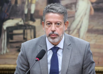Lira amplia teto de desconto do IR para quem recebe até R$ 7.350; 500 mil serão beneficiados