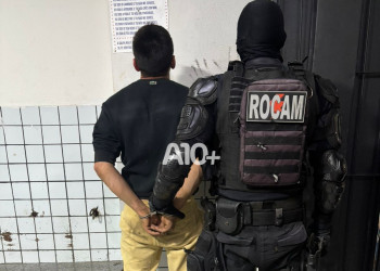 Criminoso é perseguido, faz manobras perigosas na pista em alta velocidade, pula muros, mas acaba preso com drogas e dinheiro em Teresina