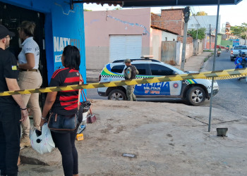 Homem morre a caminho do hospital após ser atingido com vários tiros na zona Leste de Teresina