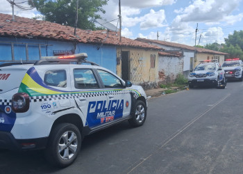 Criminosos se passam por policiais, invadem residência e executam homem a tiros em Teresina