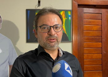 Oposição aposta no suposto excesso de confiança do governador na eleição de 2026