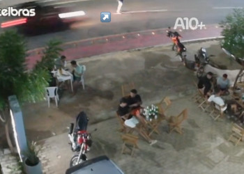 Motorista que atropelou e matou homem é solto pela justiça no Piauí; vídeo mostra veículo em alta velocidade