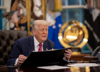 Trump chama Brasil de ‘péssimo parceiro comercial’ e critica ‘execução política’ de Bolsonaro