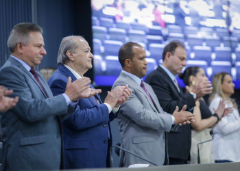 Prefeito Silvio Mendes participa de sessão solene na Câmara pelos 173 anos de Teresina