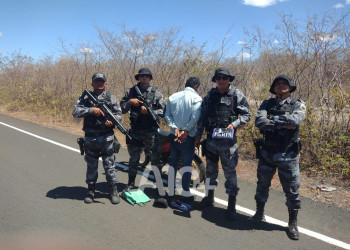 Motociclista é preso com tablete de cocaína no interior do Piauí; estava levando drogas para outro município