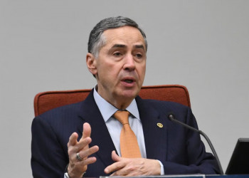 Julgamento de Bolsonaro traz ‘algum grau de tensão’ para o país, afirma Barroso