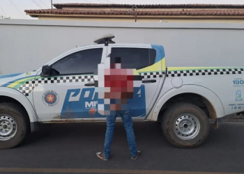 Homem é preso após invadir casa e ameaçar incendiar residência da ex-companheira no Piauí; vítima dormia no momento da invasão