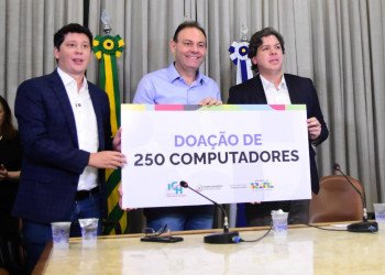 Prefeitura de Teresina firma parceria com Governo Federal para entrega de computadores