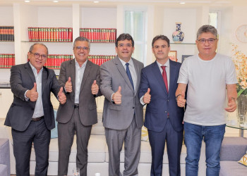 Governador se reúne com deputados, fecha chapas e acalma aliados para as eleições de 2026