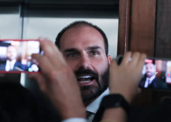 DPU pede que Eduardo Bolsonaro seja notificado por carta nos EUA