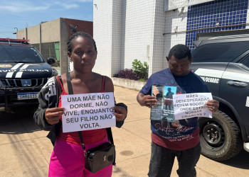Famílias realizam manifestação e cobram respostas pelo desaparecimento de adolescentes em Timon; parentes dão novos detalhes