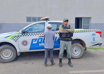 Homem com mandado de prisão em aberto é preso pela polícia no interior do Piauí