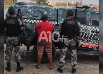 Homem é preso suspeito de gravar enteada de 13 anos banhando e divulgar imagens na internet no Piauí