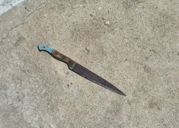 Homem tenta esfaquear pessoa, reage à abordagem e é baleado após confrontar policiais no interior do Piauí