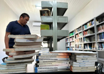 Biblioteca da Uespi adota critérios para recebimento de doações como forma de preservar acervo
