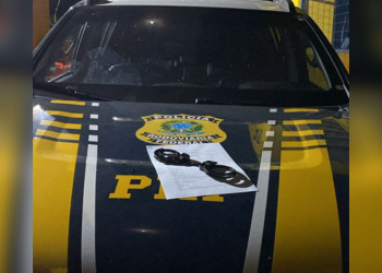 PRF aborda ônibus de viagem e prende passageiro por não pagamento de pensão alimentícia no Piauí