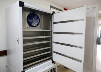 Hemopi recebe primeiros equipamentos do Novo PAC Saúde para ampliar a produção e armazenamento de plasma