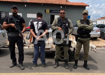 Homem que tentava vender moto roubada é preso pela polícia no Piauí; chegou a ir até outra cidade na tentativa de concluir a venda