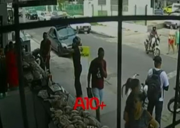 Câmeras de segurança flagram criminosos roubando colar de ouro e efetuando disparos próximo à Ceasa em Timon; VÍDEO