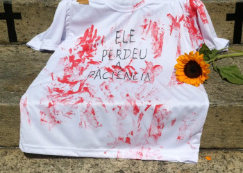 Mulheres vão às ruas em todo país para protestar contra o feminicídio neste domingo (07)