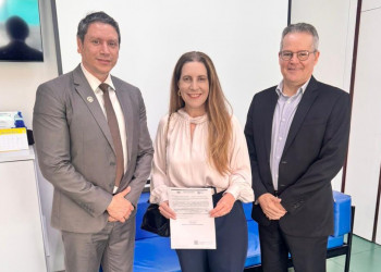 Governo do Piauí realiza, com base em decisão do STF, aposentadoria especial inédita de policial feminina