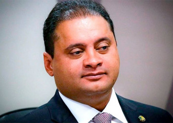 PF amplia operação contra fraudes no INSS e mira senador Weverton Rocha, prende auxiliares e Governo afasta número dois da Previdência