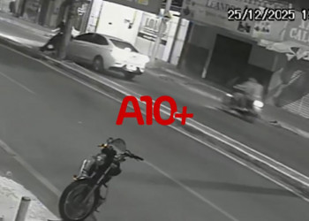 Criança fica ferida após ser arrastada por metros em cavalo por avenida no interior do Piauí; VÍDEO