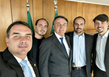 Moraes autoriza visita permanente dos filhos de Bolsonaro na prisão