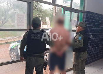 Homem é preso após agredir e ameaçar companheira com arma no interior do Piauí; ainda desacatou policiais