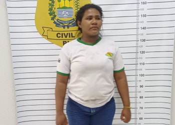 Mulher é presa após invadir residência, destruir móveis e agredir namorado no Piauí; imóvel pertencia ao pai do companheiro dela