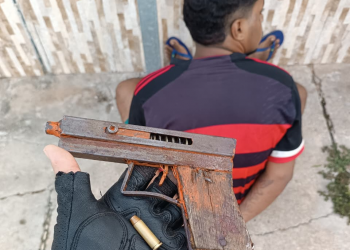 Jovem é preso em flagrante com arma municiada durante ronda policial em Timon, Maranhão
