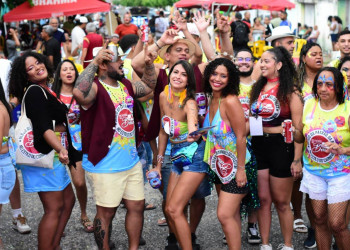 Blocos carnavalescos animam a terça de carnaval em Teresina