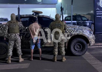 Homem avista viatura da polícia, tenta se desfazer de drogas, mas é preso com maconha e cocaína no Piauí