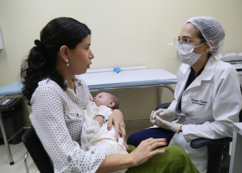 Maternidade Evangelina Rosa oferece consultoria gratuita para mães com dificuldades durante a amamentação