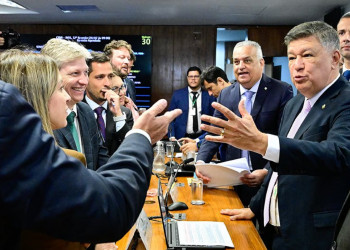 Relatórios que pedem indiciamentos de Lulinha e Flávio Bolsonaro devem ter papel importante nas eleições