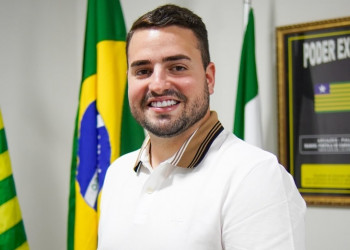 Prefeito de Aroazes é multado e TCE aponta remédio vencido, sobrepreço e bagunça nas licitações da saúde e de materiais