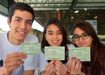 TSE registra queda no eleitorado de 16 e 17 anos após pico em 2022