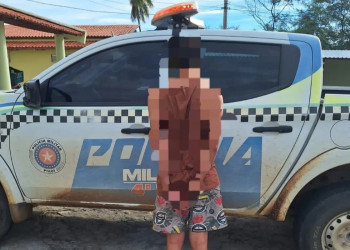 Homem é preso após agredir funcionário de comércio e desacatar policiais no interior do Piauí
