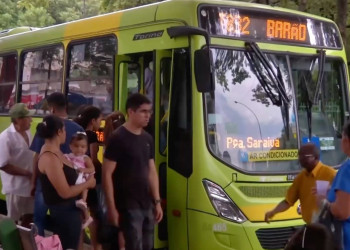 Justiça determina circulação de 100% da frota de ônibus nos horários de pico em Teresina; multa diária de R$ 50 mil em caso de descumprimento