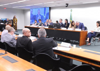 CCJ da Câmara adia votação da redução da maioridade penal