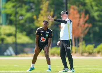 Pressão interna: jogadores querem Endrick titular contra o Haiti, acima da volta de Neymar